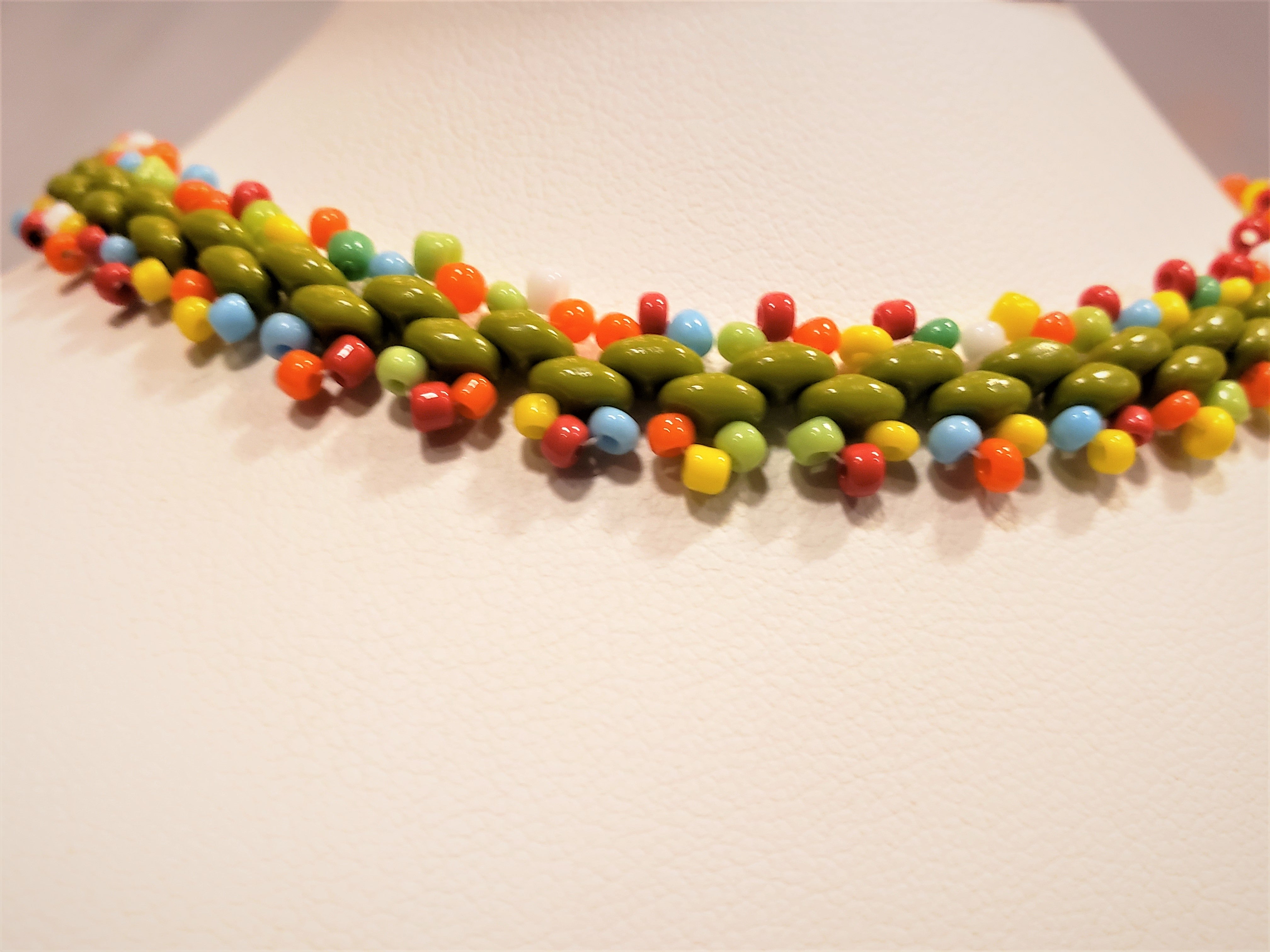 CHN10 - Color bead choker