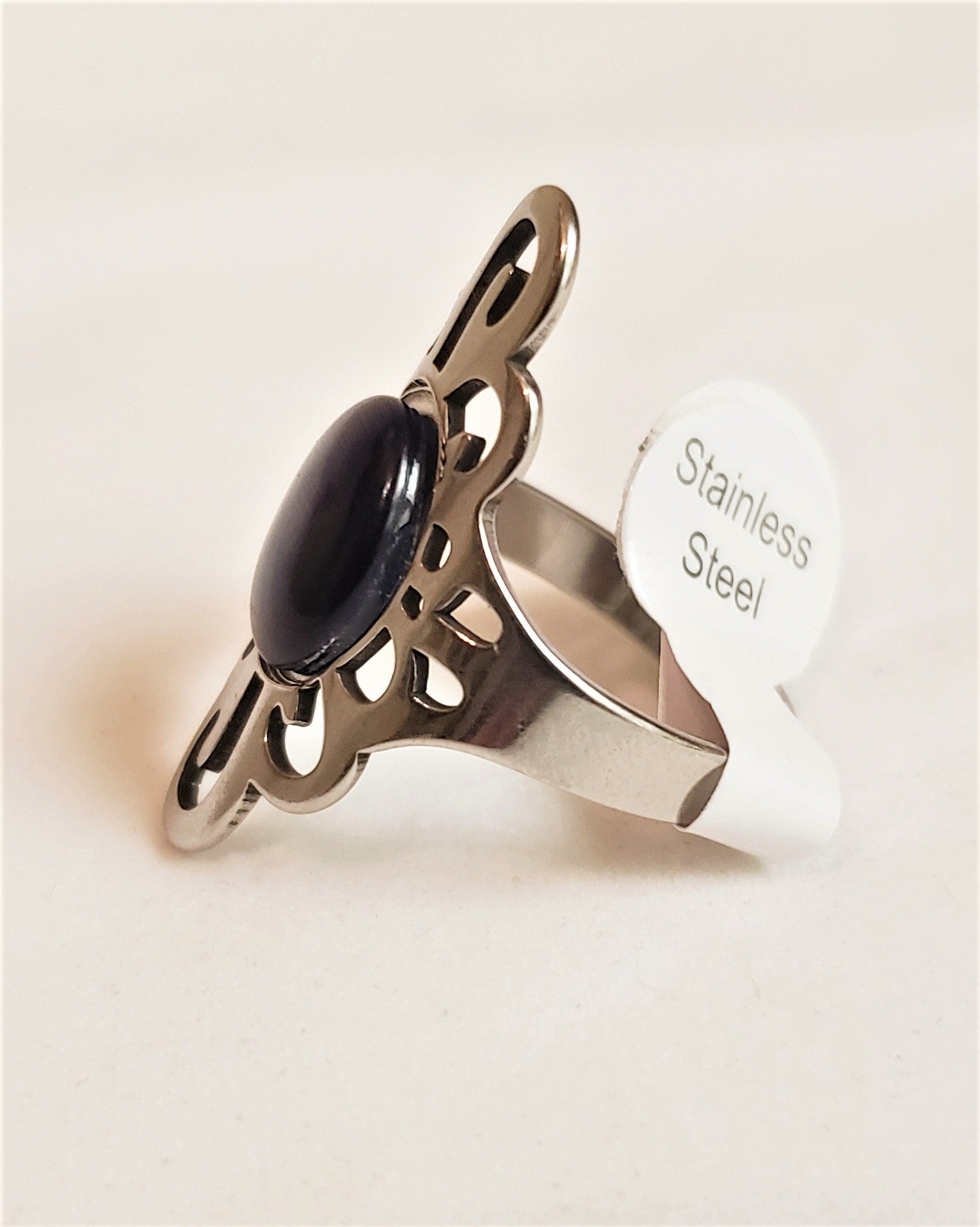 Stainless steel ring with cat's eye -RNG017