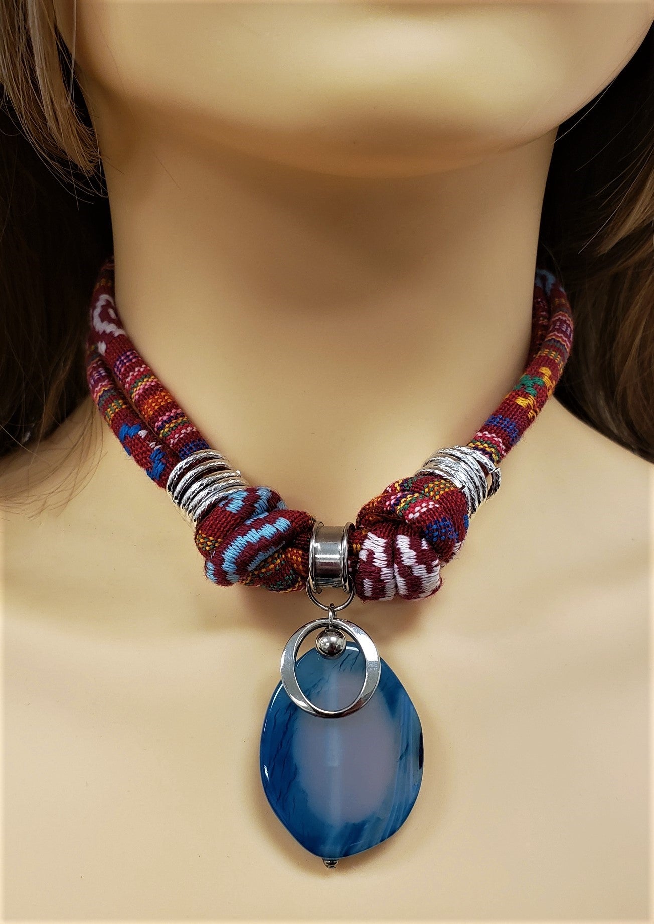 Cord necklace with agate pendant - SN109